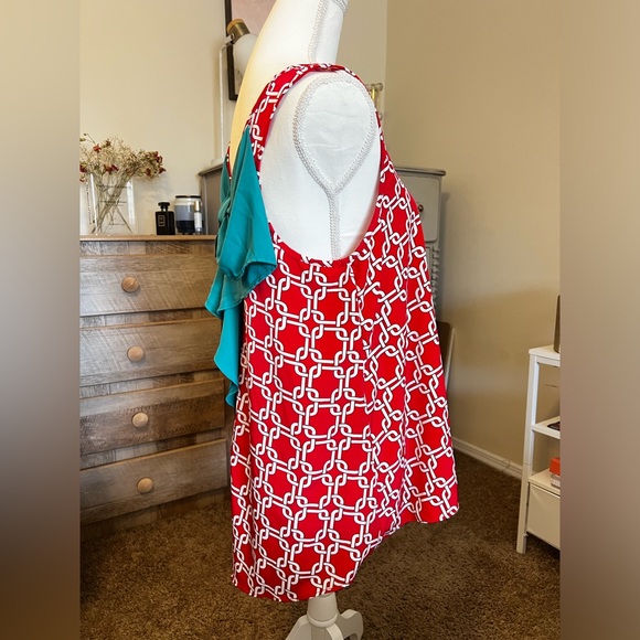 Tank Top w/ Green Bow Detail - Picture 2 of 4